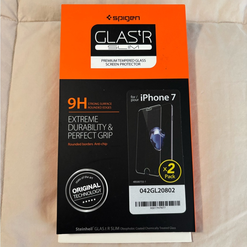 ⭐️ Spigen Tempered Glass Screen Protector